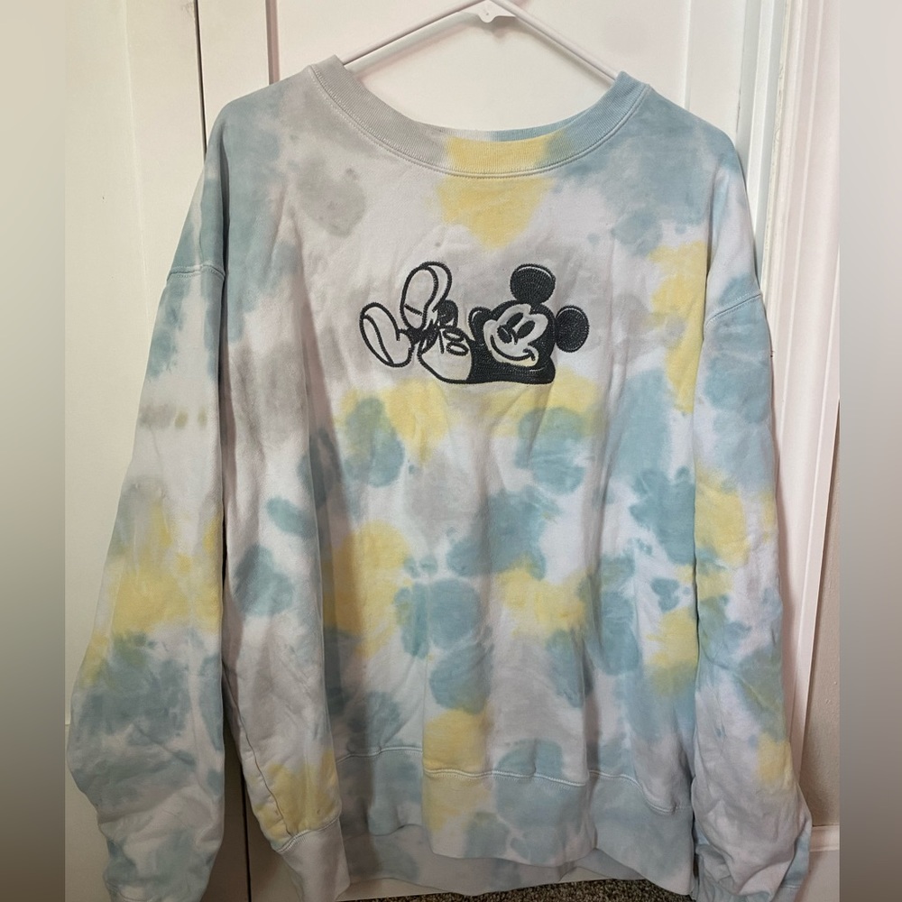 disney crew neck!